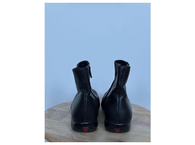 Botines Prada de cuero negro - vista 4