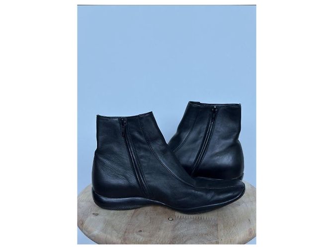 Botines Prada de cuero negro - vista 5