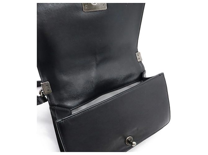 Sac à épaule en cuir Chanel Boy Noir - vue 4