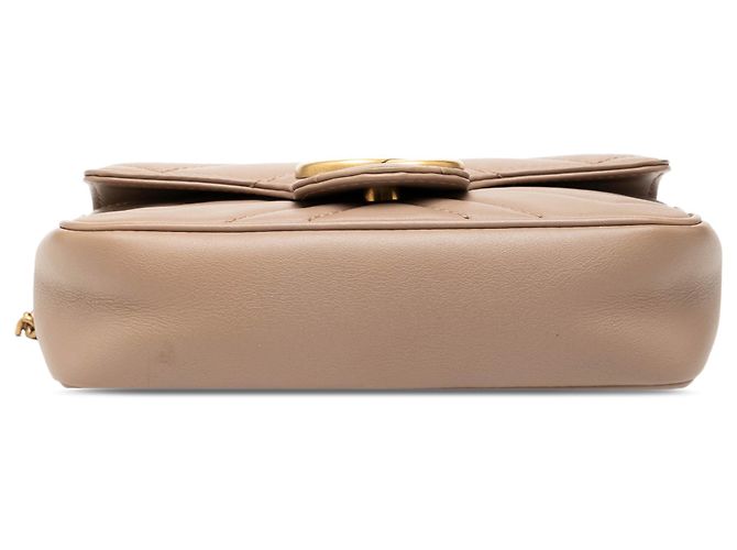 Gucci Borsa a tracolla mini GG Marmont Matelasse in pelle di vitello marrone - vista 3