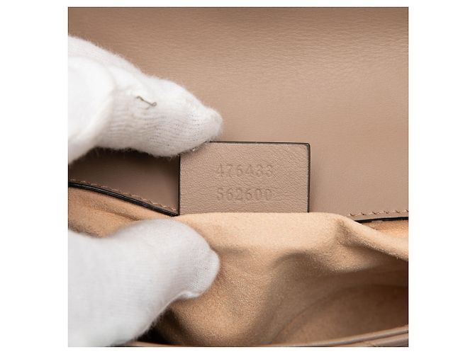 Gucci Borsa a tracolla mini GG Marmont Matelasse in pelle di vitello marrone - vista 6