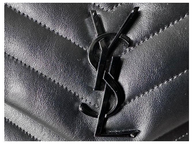Yves Saint Laurent Bolsa Medium Loulou em couro preto acolchoado - vista 5