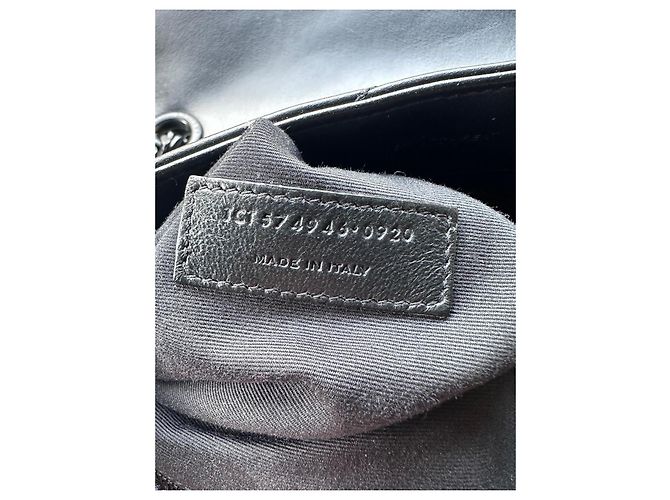 Yves Saint Laurent Bolsa Medium Loulou em couro preto acolchoado - vista 8