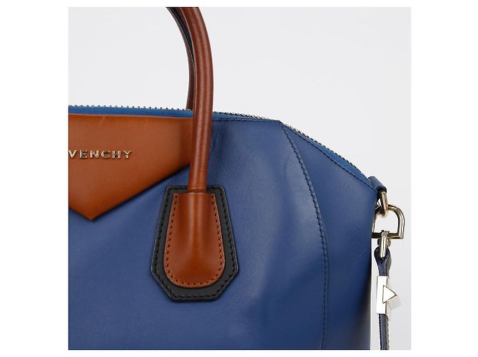 Givenchy Antigona Medium Tote Shoulder Bag - view 4