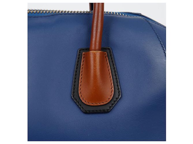 Givenchy Antigona Medium Tote Shoulder Bag - view 7