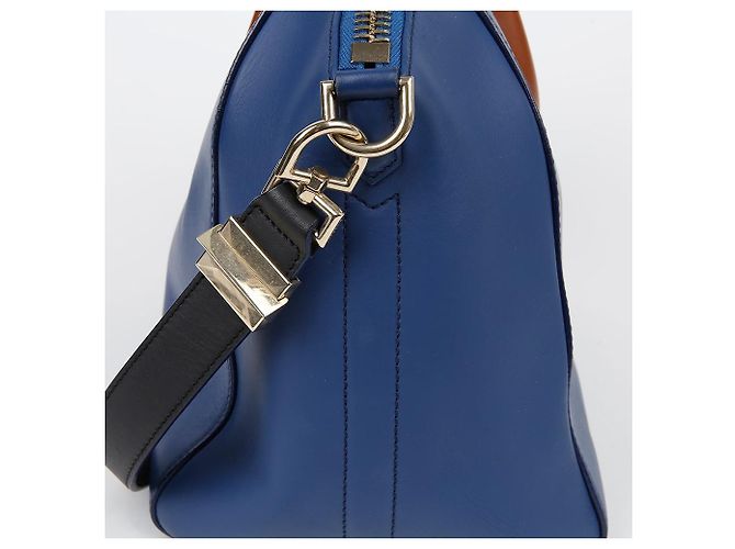 Givenchy Antigona Medium Tote Shoulder Bag - view 9
