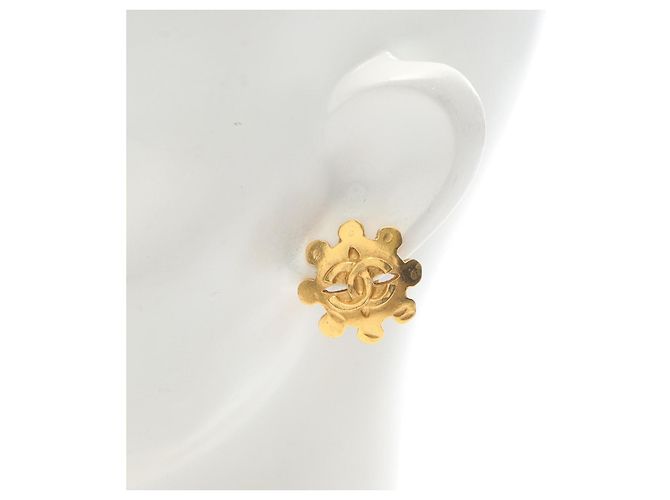 Timeless Pendientes Chanel Coco Mark Dorado - vista 4