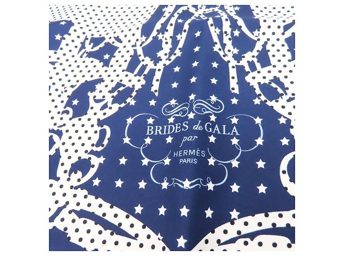 Foulard in seta Hermès 70 Brides de Gala Bandana a pois Blu - vista 4