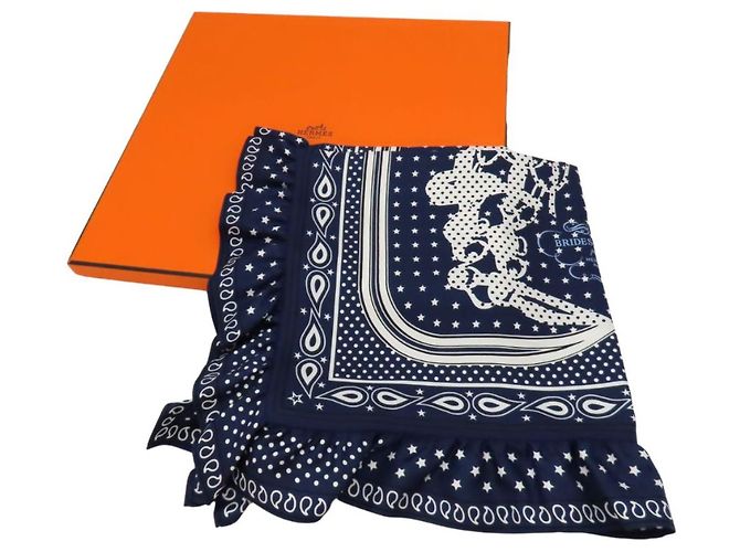 Foulard in seta Hermès 70 Brides de Gala Bandana a pois Blu - vista 7