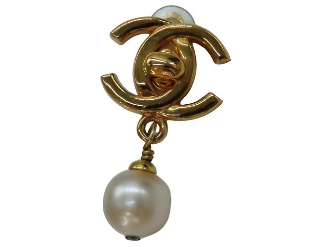 Timeless Vintage Ohrringe von Chanel aus vergoldetem Material mit Kunstperlen Golden - Ansicht 3