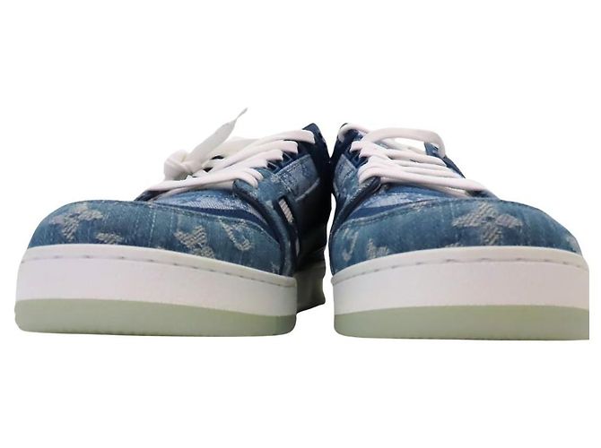 Zapatillas Louis Vuitton Monogram Trainer Line en denim azul Blanco - vista 5