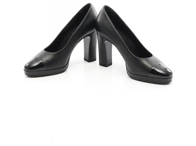 Timeless Décolleté in pelle verniciata Chanel Coco Mark Nero - vista 3