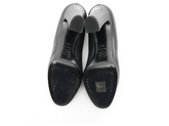 Timeless Décolleté in pelle verniciata Chanel Coco Mark Nero - vista 4