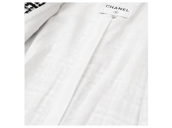 Timeless Chaqueta Larga de Tweed Chanel P78886 Negro Blanco - vista 13