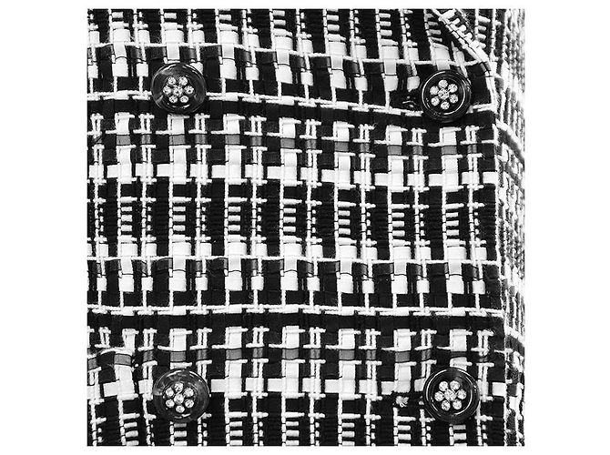 Timeless Chaqueta Larga de Tweed Chanel P78886 Negro Blanco - vista 15