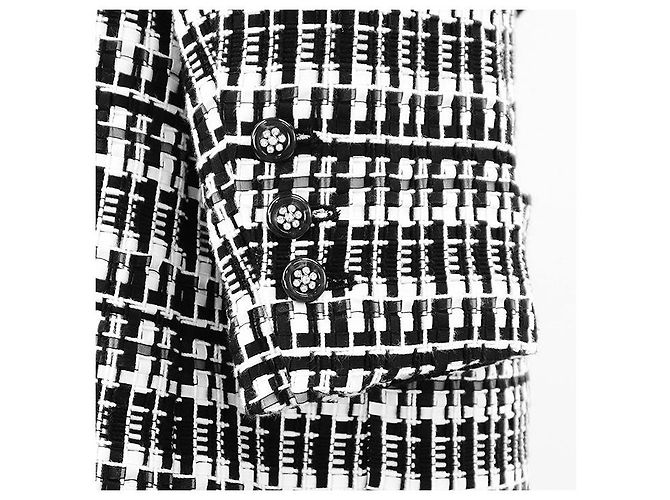 Timeless Chaqueta Larga de Tweed Chanel P78886 Negro Blanco - vista 16