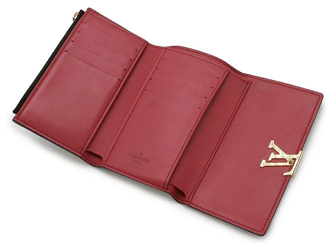 Cartera Compacta Capucines Taurillon Louis Vuitton Negro - vista 5