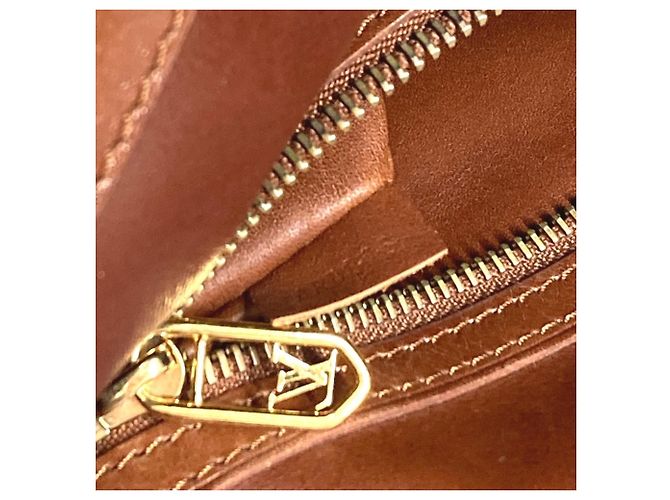 Borsa a Spalla Musette Monogram di Louis Vuitton Marrone Bianco - vista 17