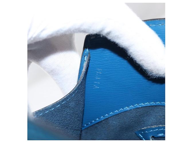 Borsa a Spalla Cluny Louis Vuitton in Pelle Epi Blu - vista 7