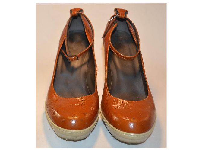 Décolleté Tod's con plateau in vernice marrone - vista 2