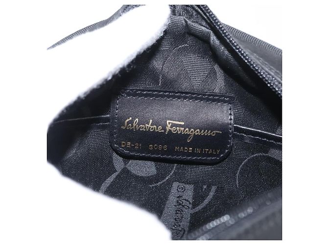 Bolsa de Ombro Vala em Camurça Preta e Dourada Auth BA10372 da Salvatore Ferragamo Preto Dourado - vista 16