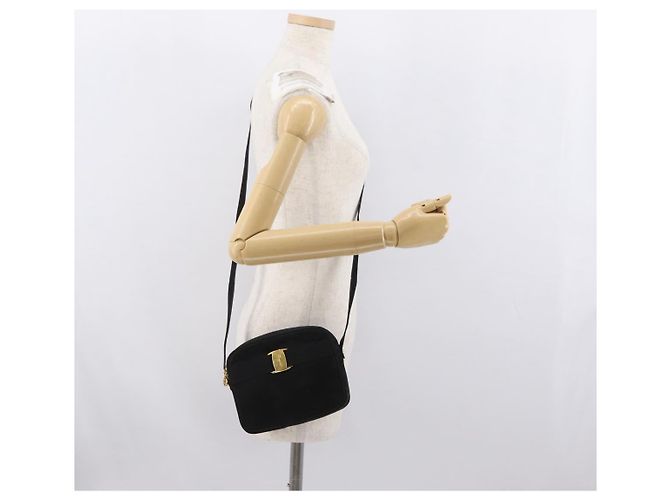 Bolsa de Ombro Vala em Camurça Preta e Dourada Auth BA10372 da Salvatore Ferragamo Preto Dourado - vista 21