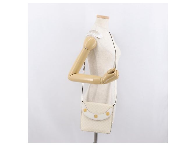 Céline Borsa a Spalla in Tela Macadam CELINE in Pelle PVC Bianco e Oro Auth 171965 D'oro - vista 24