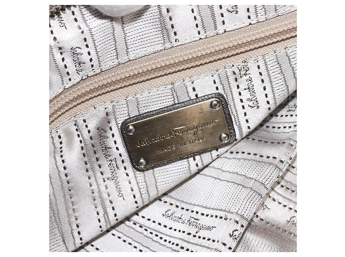 Borsa a mano Gancini in pelle Salvatore Ferragamo oro Auth ka2356 D'oro - vista 18