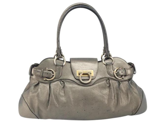 Borsa a mano Gancini in pelle Salvatore Ferragamo oro Auth ka2356 D'oro - vista 2