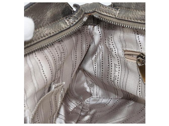 Borsa a mano Gancini in pelle Salvatore Ferragamo oro Auth ka2356 D'oro - vista 21