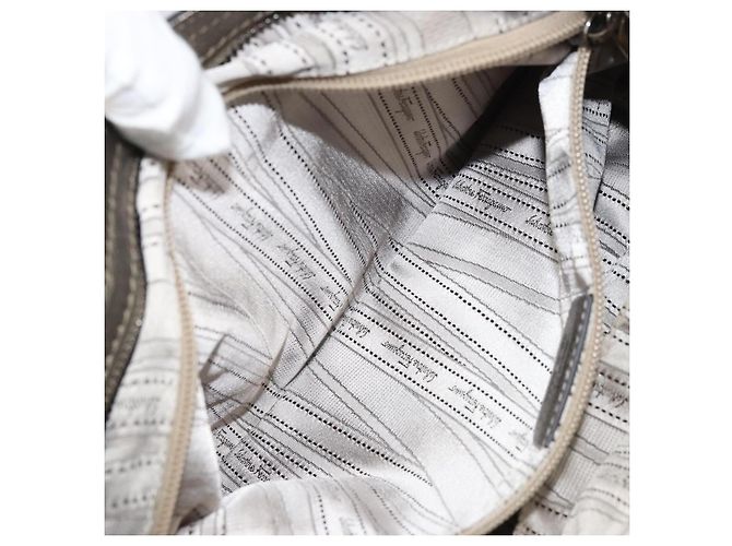 Borsa a mano Gancini in pelle Salvatore Ferragamo oro Auth ka2356 D'oro - vista 23