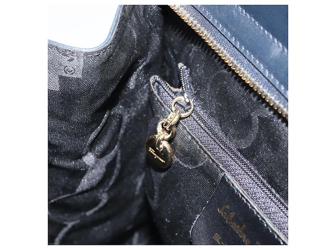 Borsa a Spalla Vara Ribbon in Pelle Blu Navy e Oro Auth BA10602 di Salvatore Ferragamo - vista 20