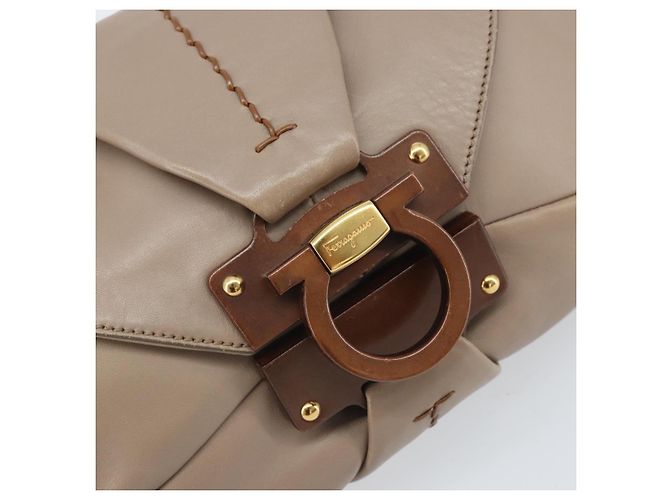 Borsa a mano Gancini in pelle beige e oro Auth BA10615 di Salvatore Ferragamo D'oro - vista 14