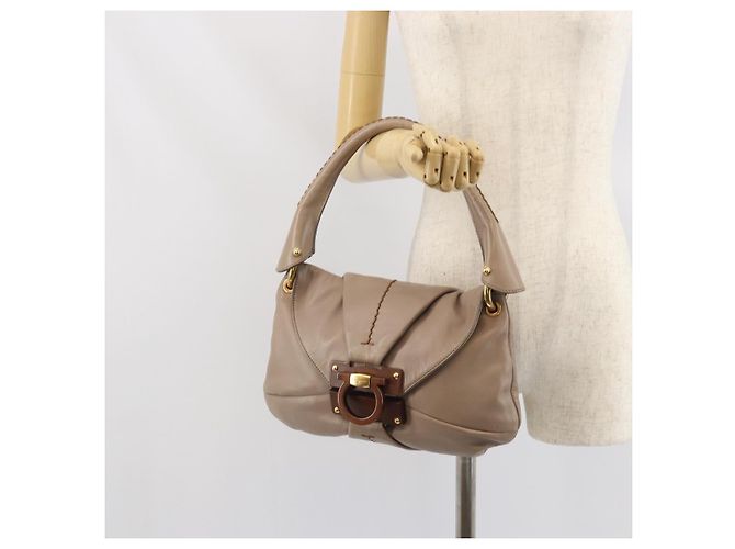 Borsa a mano Gancini in pelle beige e oro Auth BA10615 di Salvatore Ferragamo D'oro - vista 23