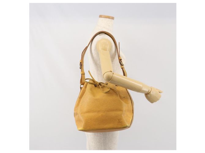 Noe LOUIS VUITTON Borsa a Spalla Petit Noé Epi Gialla M44109 LV Auth 170770 Giallo - vista 20