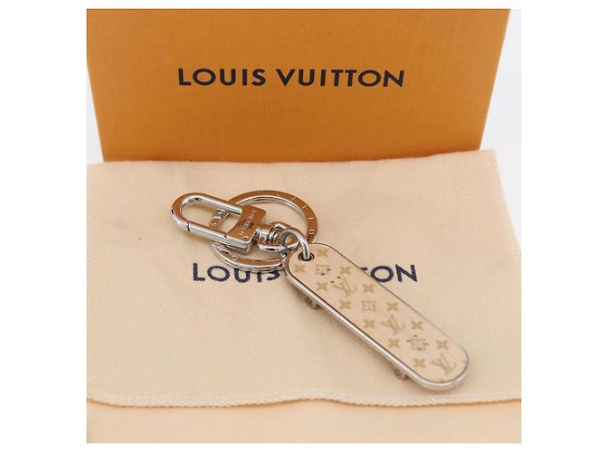 LOUIS VUITTON Porte Cres Skate Board Charm metallo Beige MP3135 LV Auth 168052M - vista 12