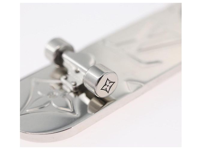 LOUIS VUITTON Porte Cres Skate Board Charm metallo Beige MP3135 LV Auth 168052M - vista 14