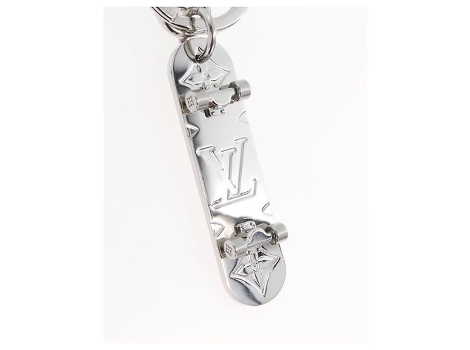 LOUIS VUITTON Porte Cres Skate Board Charm metallo Beige MP3135 LV Auth 168052M - vista 6