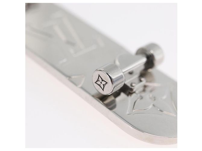 LOUIS VUITTON Porte Cres Skate Board Charm metallo Beige MP3135 LV Auth 168052M - vista 7