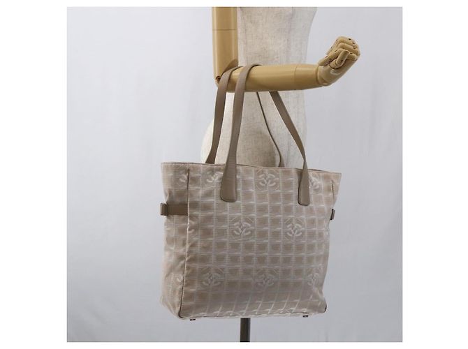 CHANEL Nuova Borsa Tote da Viaggio Nylon Beige Argento CC Auth BA10644 - vista 25