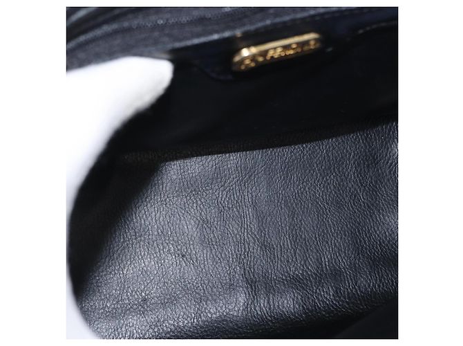 Bolso de mano FENDI de cuero negro y dorado Auth 169891 - vista 11