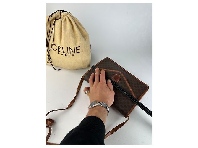 Céline Vintage Crline Paris Triomphe Monogramm Leder Schulter- / Umhängetasche Braun - Ansicht 13