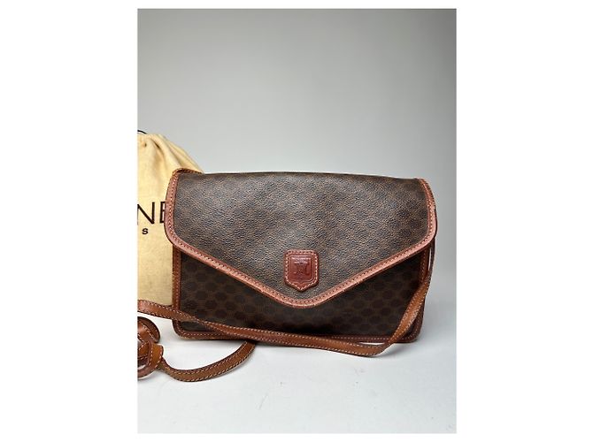 Céline Vintage Crline Paris Triomphe Monogramm Leder Schulter- / Umhängetasche Braun - Ansicht 9
