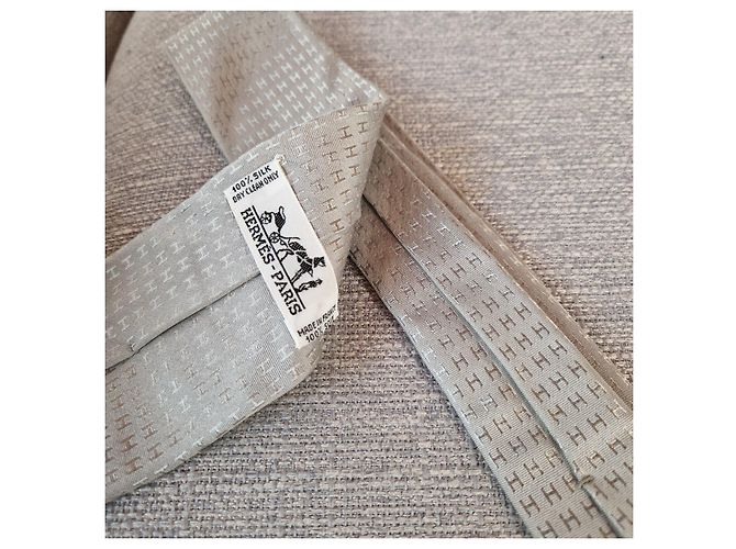 Hermès Hermes Gray Silk Tie with H Pattern Grey - view 2