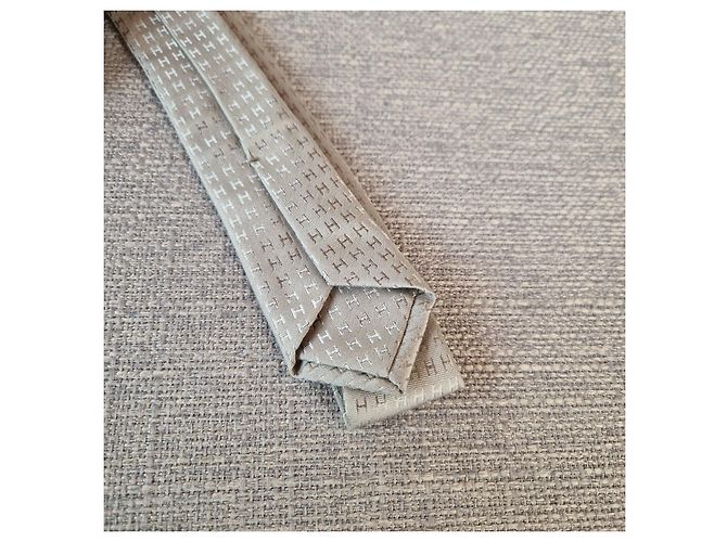 Hermès Hermes Gray Silk Tie with H Pattern Grey - view 3