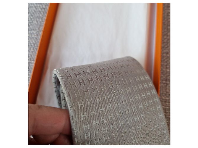 Hermès Hermes Gray Silk Tie with H Pattern Grey - view 7