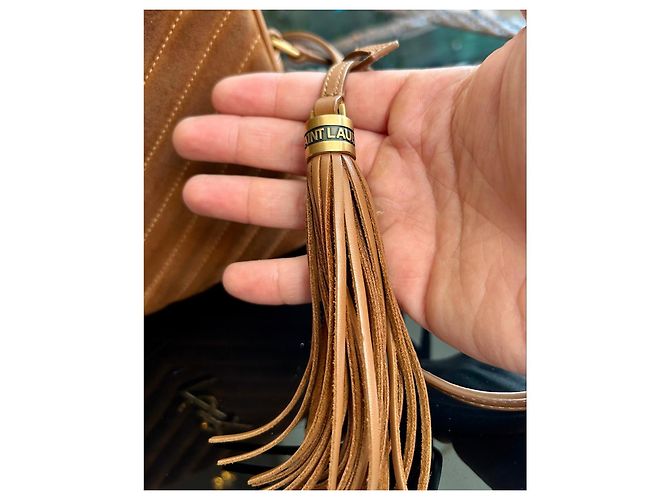 Bolsa transversal Saint Laurent Lou em camurça marrom - vista 9