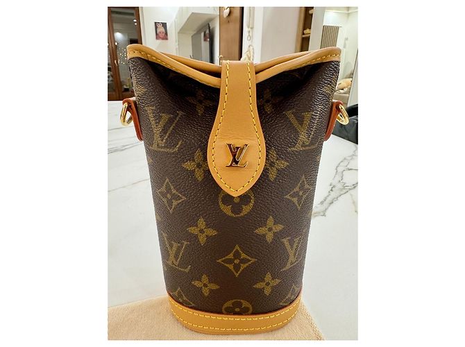 Borsa a tracolla Louis Vuitton fould me pouch Monogram Marrone Monogramma - vista 3