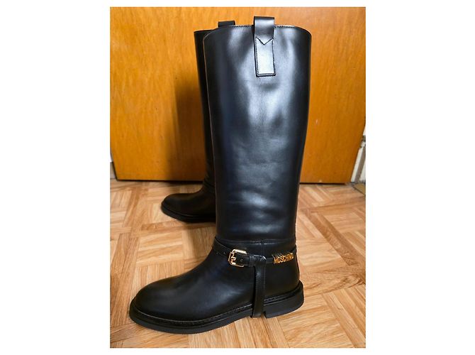 Nuevas botas altas de cuero negro Moschino con logo dorado talla 42 EU - vista 10