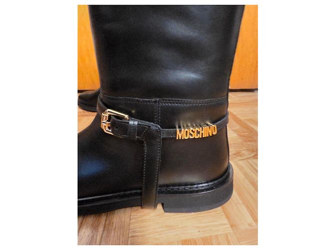 Nuevas botas altas de cuero negro Moschino con logo dorado talla 42 EU - vista 11